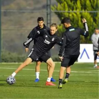Beşiktaş 2 eksikle hazırlıklarını sürdürdü