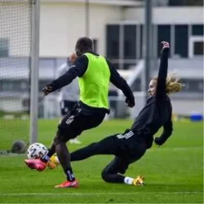 Beşiktaş 2 eksikle hazırlıklarını sürdürdü