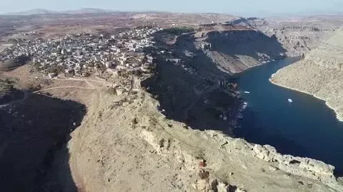 DİYARBAKIR - 'Peygamberler diyarı' Eğil'deki asırlık tüneller turizme kazandırılıyor DİYARBAKIR - 'Peygamberler diyarı' Eğil'deki asırlık tüneller turizme kazandırılıyor