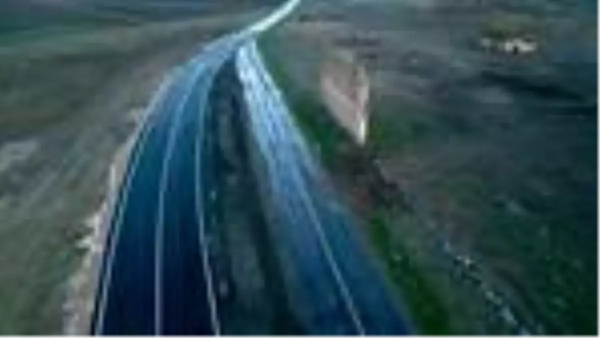 Tarihi hastane duvarının korunması için 'yol' kaydırıldı