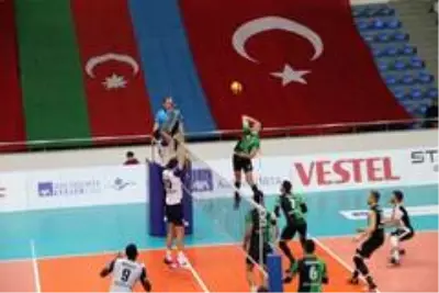 Efeler Ligi: Bingöl Solhanspor: 3 Haliliye Belediyespor: 1 Efeler Ligi: Bingöl Solhanspor: 3 Haliliye Belediyespor: 1