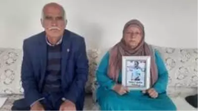 Evlat nöbetine Mardin'de devam ediyor Evlat nöbetine Mardin'de devam ediyor
