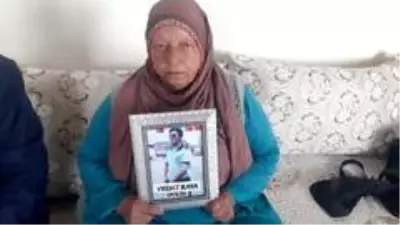 Evlat nöbetine Mardin'de devam ediyor Evlat nöbetine Mardin'de devam ediyor