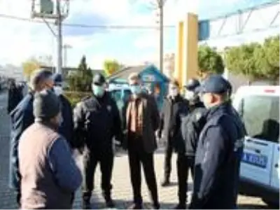 Gönen'de Kaymakam pazarda denetimlerde bulundu Gönen'de Kaymakam pazarda denetimlerde bulundu