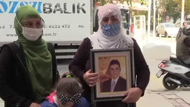 HDP önündeki evlat nöbetine bir aile daha katıldı