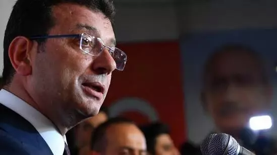 İmamoğlu, korona salgınına karşı eve kapanma çağrısını yineledi: Yalvarıyorum, lütfen tedbir alsınlar İmamoğlu, korona salgınına karşı eve kapanma çağrısını yineledi: Yalvarıyorum, lütfen tedbir alsınlar