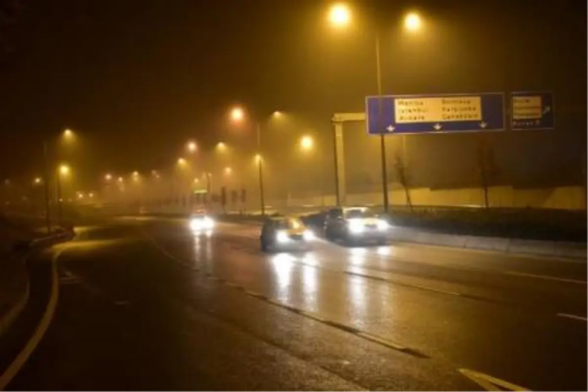 İzmir'de sis etkili oldu