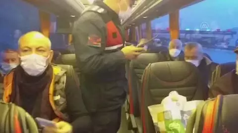 Son dakika haberi | Jandarma ekipleri şehirler arası otobüslerde Kovid-19 tedbirlerini denetledi Son dakika haberi | Jandarma ekipleri şehirler arası otobüslerde Kovid-19 tedbirlerini denetledi
