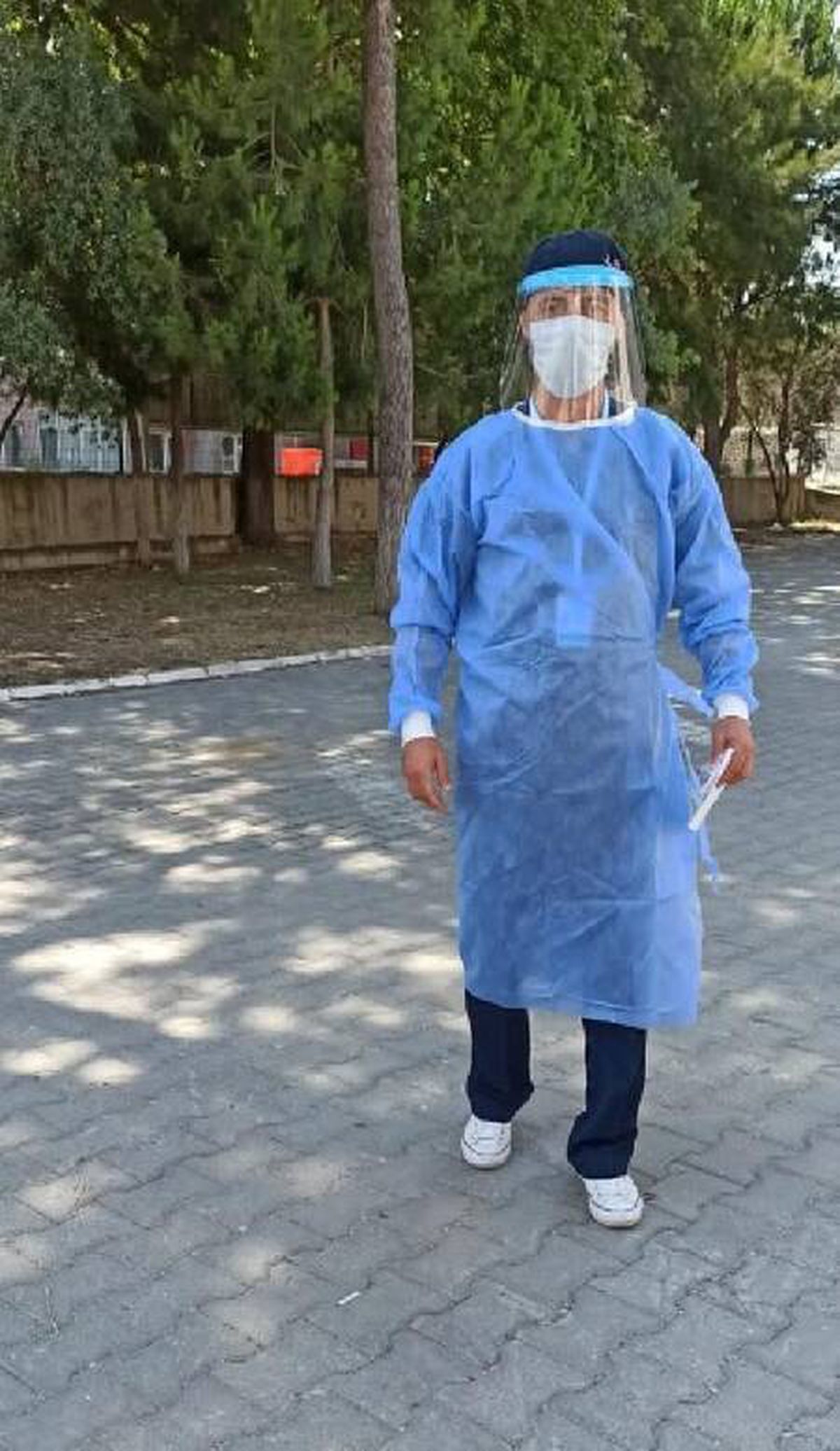 Karantinadaki sağlık çalışanı baba ile kızının duygulandıran diyaloğu
