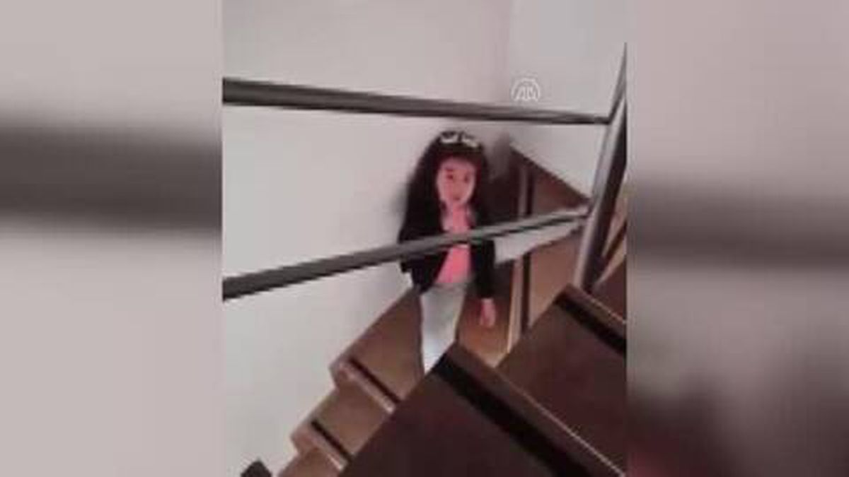 Karantinadaki sağlıkçı baba ile kızının duygulandıran diyaloğu