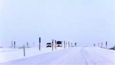 Kars'ta kar yağışı etkili oluyor Kars'ta kar yağışı etkili oluyor