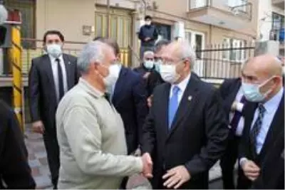 - Kılıçdaroğlu, depremin simgelerinden Ayda Gezgin ve Elif Perinçek'i ziyaret etti - Kılıçdaroğlu, depremin simgelerinden Ayda Gezgin ve Elif Perinçek'i ziyaret etti