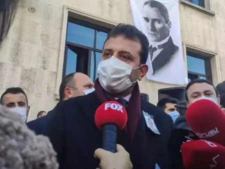 KORONAVİRÜSTEN ÖLEN İBB DOKTORU ÜMİT ERDEM İÇİN ANMA KORONAVİRÜSTEN ÖLEN İBB DOKTORU ÜMİT ERDEM İÇİN ANMA