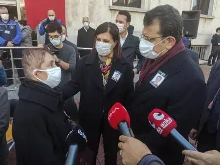 KORONAVİRÜSTEN ÖLEN İBB DOKTORU ÜMİT ERDEM İÇİN ANMA KORONAVİRÜSTEN ÖLEN İBB DOKTORU ÜMİT ERDEM İÇİN ANMA