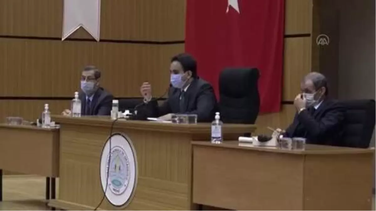 Midyat'ta muhtarla toplantı