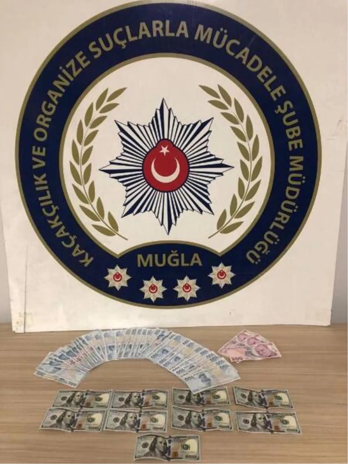 Muğla'da sahte dolarla alışverişe 3 tutuklama