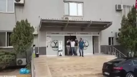 ŞANLIURFA - Cinayet zanlısı giydiği ayakkabı ve kıyafetten tespit edilerek yakalandı ŞANLIURFA - Cinayet zanlısı giydiği ayakkabı ve kıyafetten tespit edilerek yakalandı