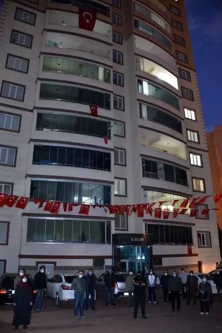 Son Dakika | Şehidin komşuları, sokağa isminin verilmesini istiyor Son Dakika | Şehidin komşuları, sokağa isminin verilmesini istiyor