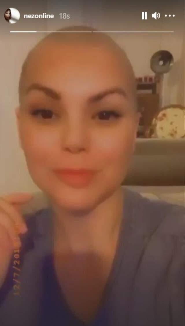 Ünlü şarkıcı Nez, saçlarını kazıttı