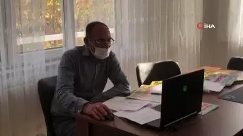 Virüs 22 yıllık öğretmenin eğitim aşkını engelleyemedi Virüs 22 yıllık öğretmenin eğitim aşkını engelleyemedi