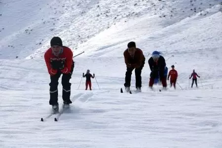 Yüksekovalı kayakçılar Türkiye Şampiyonası'na hazırlanıyor