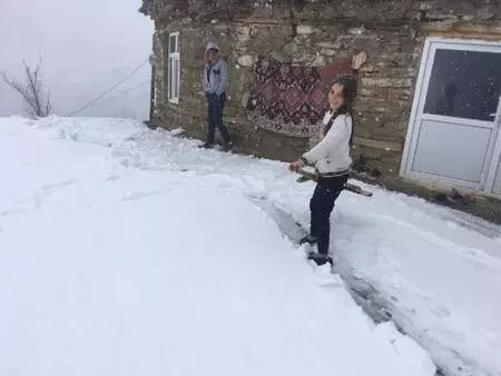 Bahçesaray'ın yüksekleri karla beyaza büründü (2) Bahçesaray'ın yüksekleri karla beyaza büründü (2)
