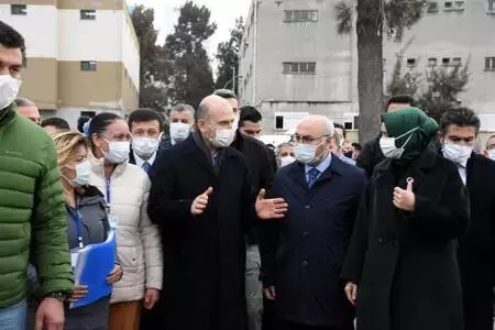 Süleyman Soylu, İzmir'de konteyner kenti ziyaret etti Süleyman Soylu, İzmir'de konteyner kenti ziyaret etti