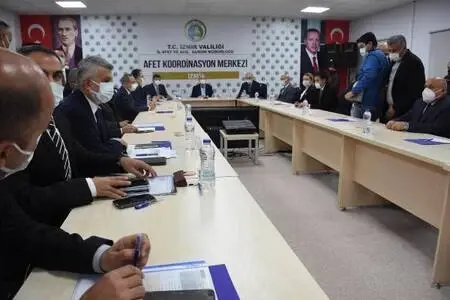 Süleyman Soylu, İzmir'de konteyner kenti ziyaret etti Süleyman Soylu, İzmir'de konteyner kenti ziyaret etti