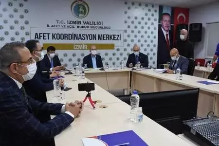 Süleyman Soylu, İzmir'de konteyner kenti ziyaret etti Süleyman Soylu, İzmir'de konteyner kenti ziyaret etti