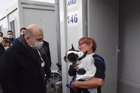 Süleyman Soylu, İzmir'de konteyner kenti ziyaret etti Süleyman Soylu, İzmir'de konteyner kenti ziyaret etti