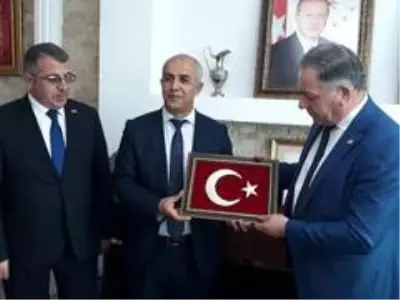 Çaldıran'da bir cadde ve sokağa 'Azerbaycan' ve 'Karabağ' isimleri verildi Çaldıran'da bir cadde ve sokağa 'Azerbaycan' ve 'Karabağ' isimleri verildi
