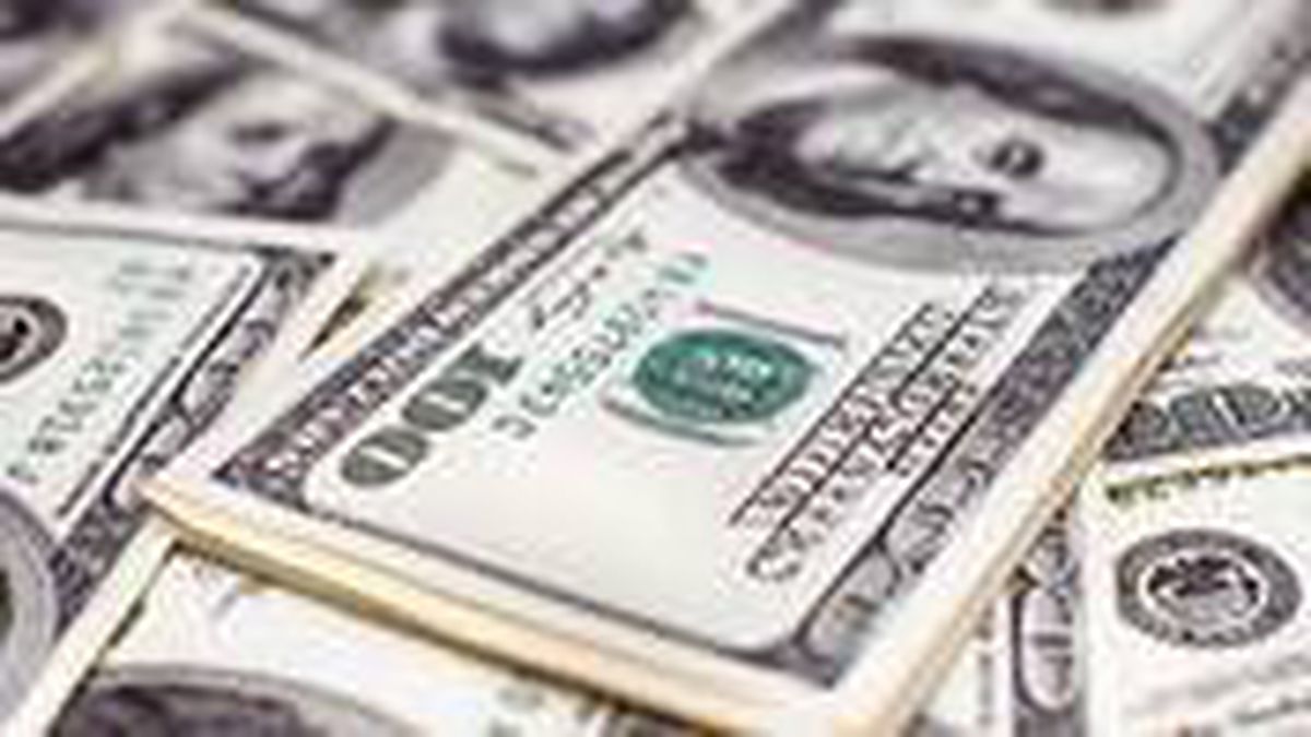 Güne yükselişle başlayan dolar 7,83'ten işlem görüyor