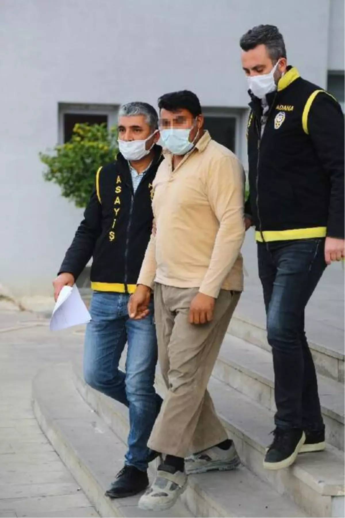 İzolasyon için anlaştığı ustanın 4 bin lira kapora alıp, işi yapmadığını öne sürdü