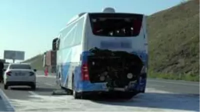 Kuzey Marmara Otoyolunda feci kaza: Tır ile otobüs çarpıştı, 3 kişi yaralandı Kuzey Marmara Otoyolunda feci kaza: Tır ile otobüs çarpıştı, 3 kişi yaralandı