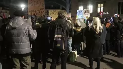 - Mısır Cumhurbaşkanı Sisi Paris'te protesto edildi - Mısır Cumhurbaşkanı Sisi Paris'te protesto edildi