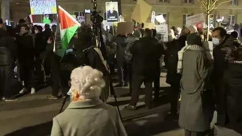 - Mısır Cumhurbaşkanı Sisi Paris'te protesto edildi - Mısır Cumhurbaşkanı Sisi Paris'te protesto edildi