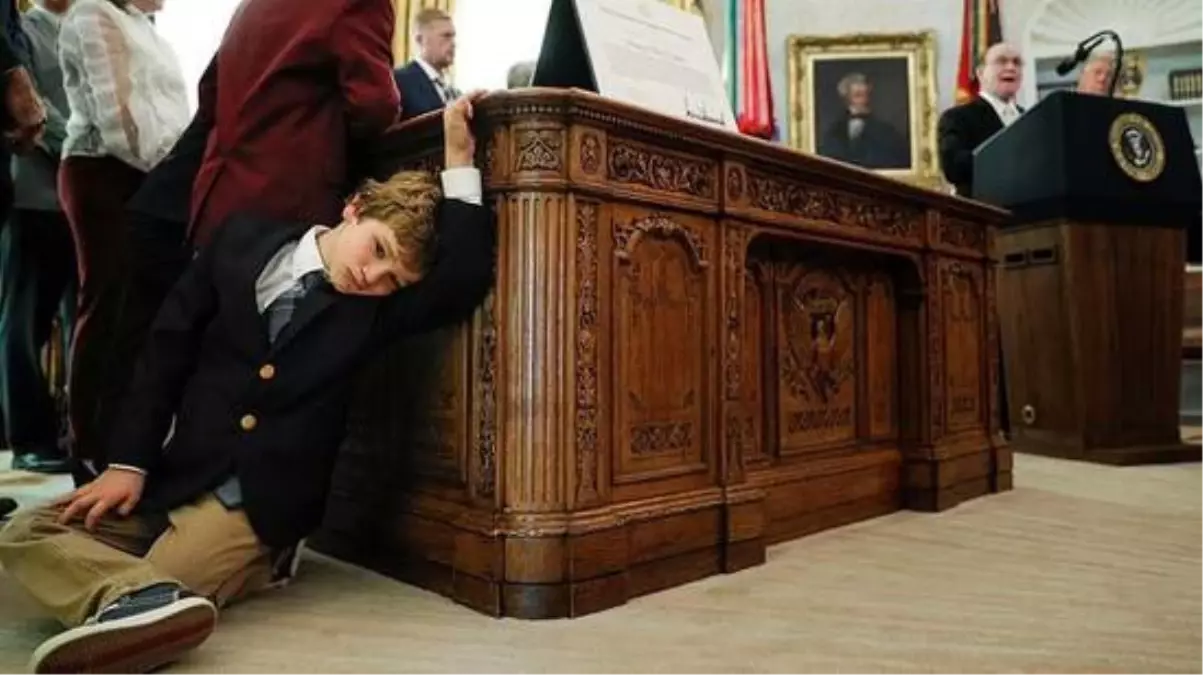 Oval Ofis'teki madalya töreninde Trump konuştu, çocuklar sıkıntıdan patladı