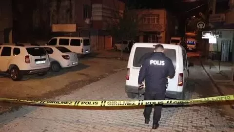 Silahlı ve bıçaklı kavgada yaralanan kişi öldü Silahlı ve bıçaklı kavgada yaralanan kişi öldü