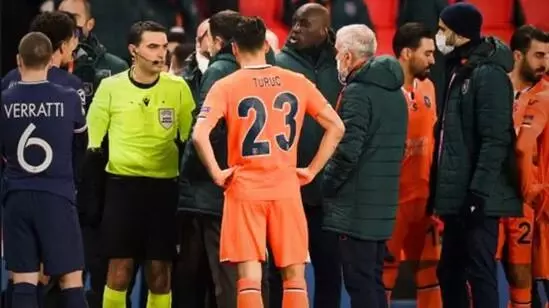 Son Dakika: Hakemin ırkçılık yaptığı PSG-Başakşehir maçı ertelendi Son Dakika: Hakemin ırkçılık yaptığı PSG-Başakşehir maçı ertelendi
