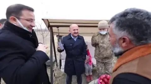Soylu, Ağrı Dağı eteğinde yaşayan köydeki vatandaşlarla telefonda sohbet etti Soylu, Ağrı Dağı eteğinde yaşayan köydeki vatandaşlarla telefonda sohbet etti