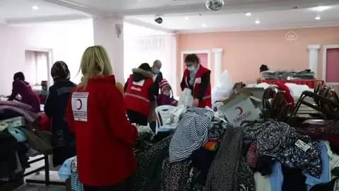 Türk Kızılay Çubuk Şubesi'nden kışlık kıyafet yardımı Türk Kızılay Çubuk Şubesi'nden kışlık kıyafet yardımı