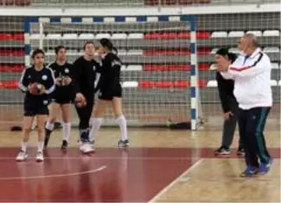 Son Dakika | Ardahanlı: 'Hedefimiz ligden düşmemek' Son Dakika | Ardahanlı: 'Hedefimiz ligden düşmemek'