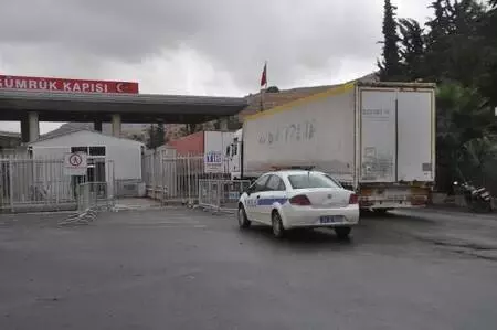 BM'den İdlib'e 55 TIR insani yardım BM'den İdlib'e 55 TIR insani yardım