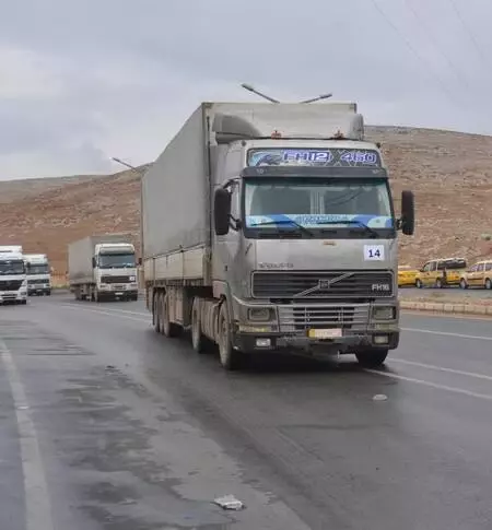 BM'den İdlib'e 55 TIR insani yardım BM'den İdlib'e 55 TIR insani yardım