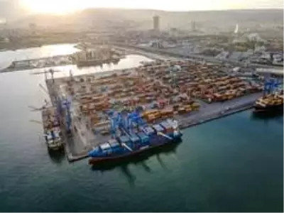 Doğu Akdeniz'de hukuk dışı arama yapılan Roseline A gemisi İzmir Limanı'na yanaştı Doğu Akdeniz'de hukuk dışı arama yapılan Roseline A gemisi İzmir Limanı'na yanaştı
