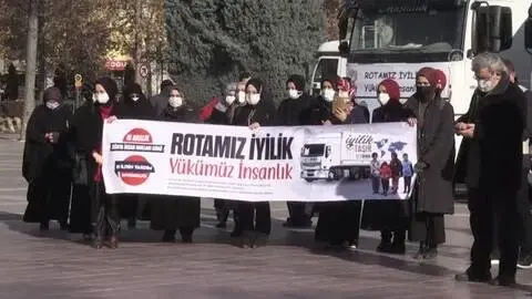 Bursa ve çevre illerden Suriye'ye İHH yardım tırları gönderildi Bursa ve çevre illerden Suriye'ye İHH yardım tırları gönderildi