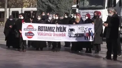Bursa ve çevre illerden Suriye'ye İHH yardım tırları gönderildi Bursa ve çevre illerden Suriye'ye İHH yardım tırları gönderildi
