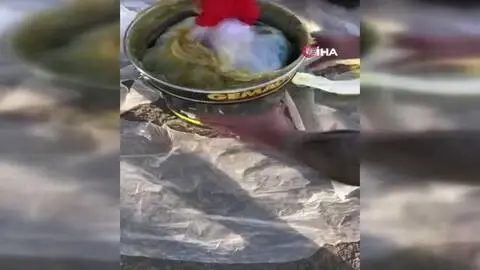 Gübrelerin altına gizlenmiş vaziyette 330 adet gümrük kaçağı cep telefonu ele geçirildi Gübrelerin altına gizlenmiş vaziyette 330 adet gümrük kaçağı cep telefonu ele geçirildi