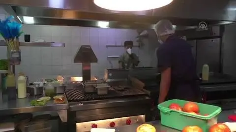 Kolombiya'daki restoran hamburgeri gerçek altınla yapıyor Kolombiya'daki restoran hamburgeri gerçek altınla yapıyor
