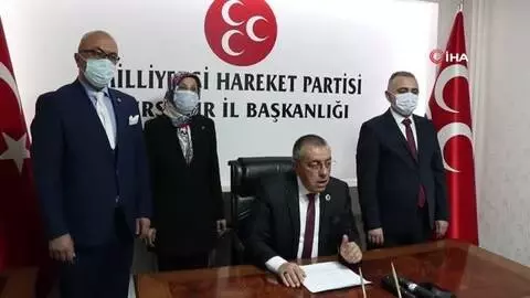 MHP İl Başkanı Kılıç: 'Hainlerle Türkeş bir arada anılamaz, ananında dilini keser atarız' MHP İl Başkanı Kılıç: 'Hainlerle Türkeş bir arada anılamaz, ananında dilini keser atarız'
